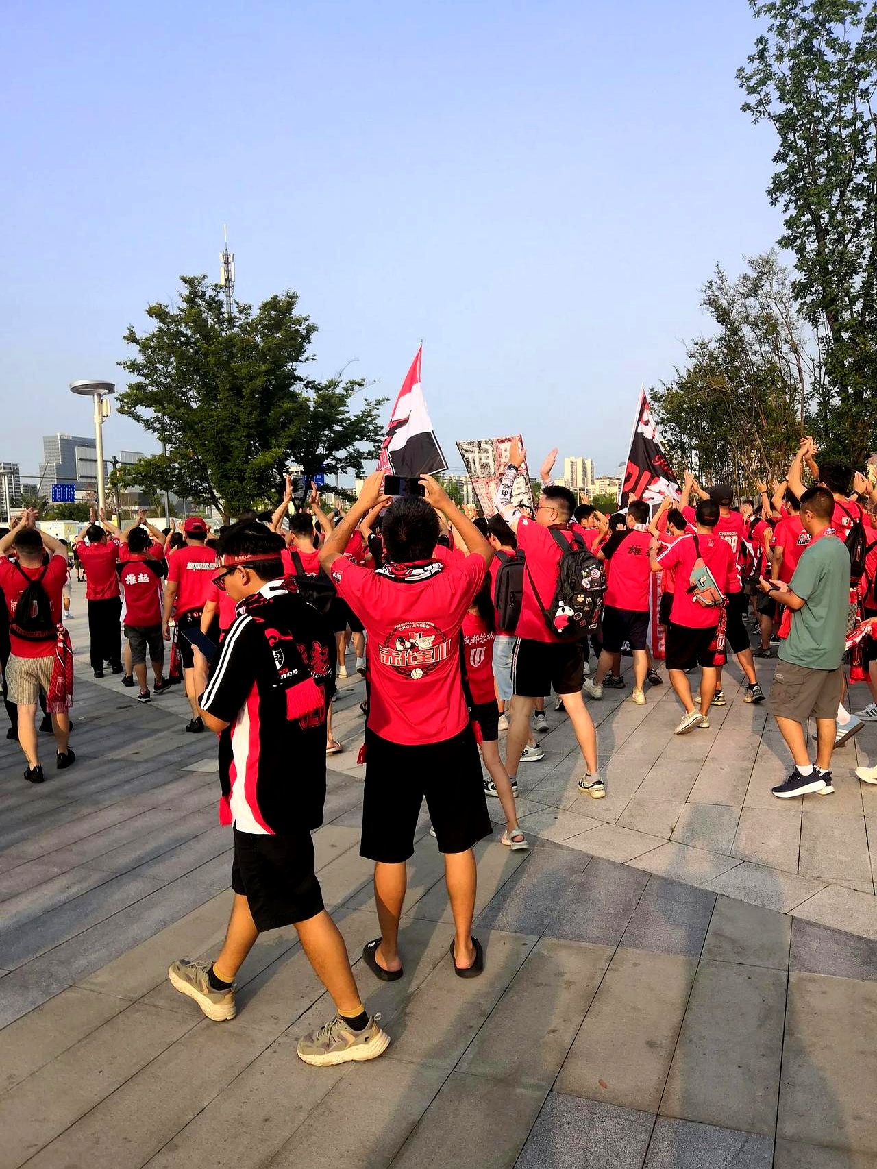 包含欧超杯倒计时；成都蓉城清晨战术微调；细节引发关注；球迷炸锅；训练强度明显提升的词条